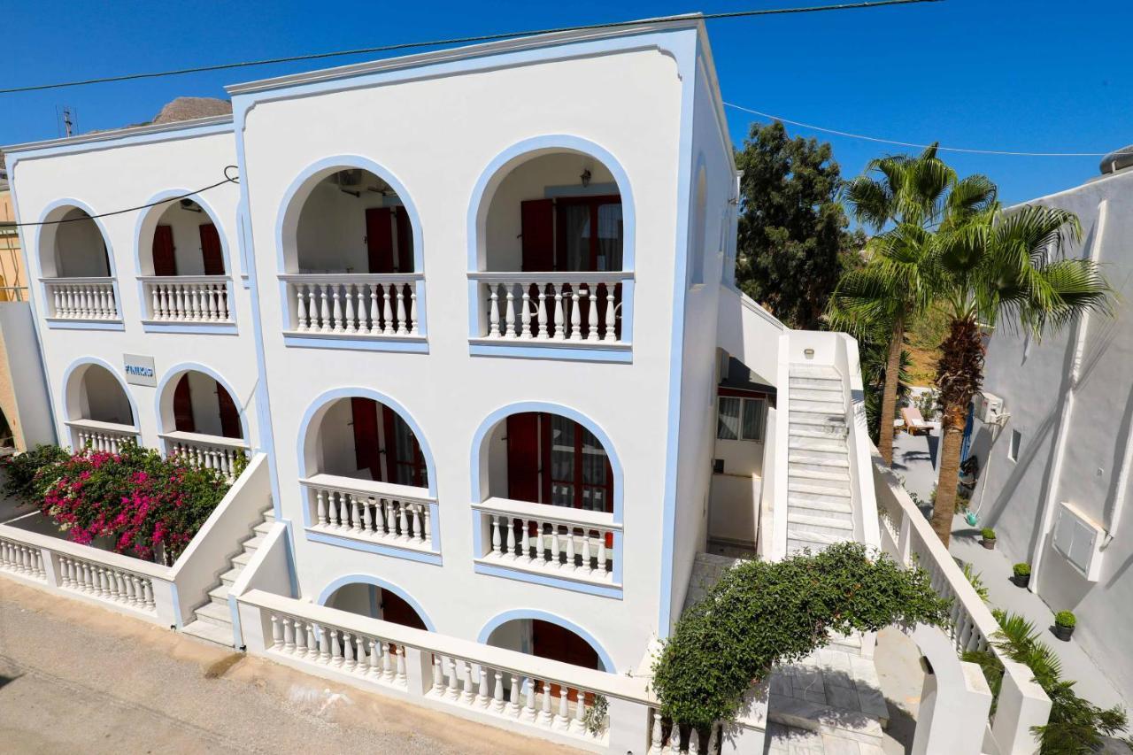 Finikas Santorini Kamári