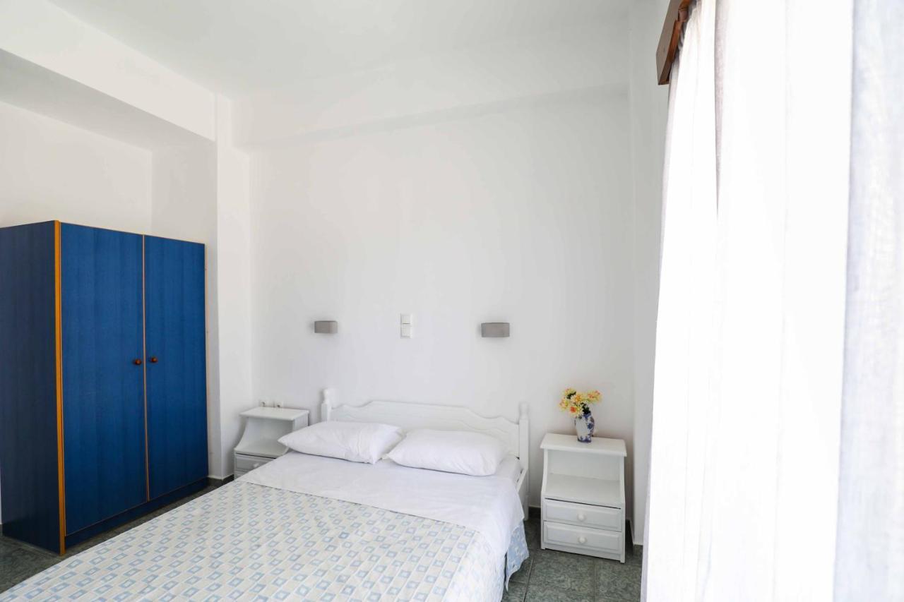 Finikas Santorini 3*